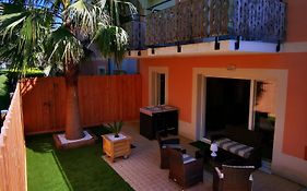 Appartement 90 m2 avec parking terrasse balcons, proche du port et plages